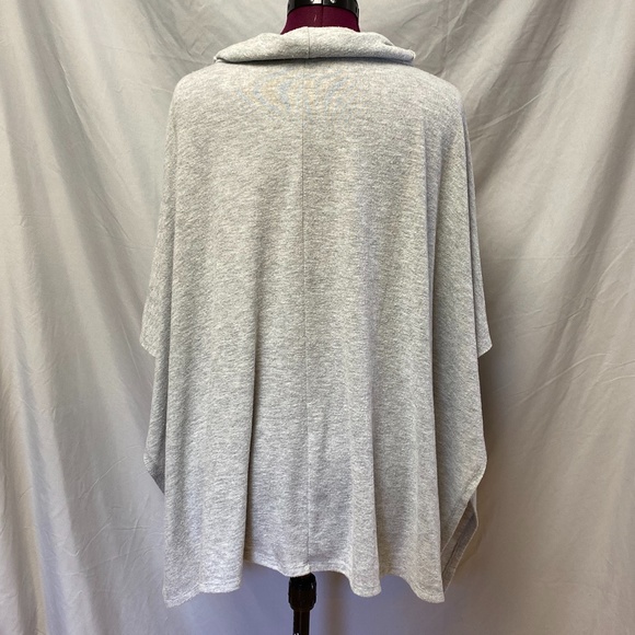 la Vie en Rose cowl neck poncho - Picture 5 of 6
